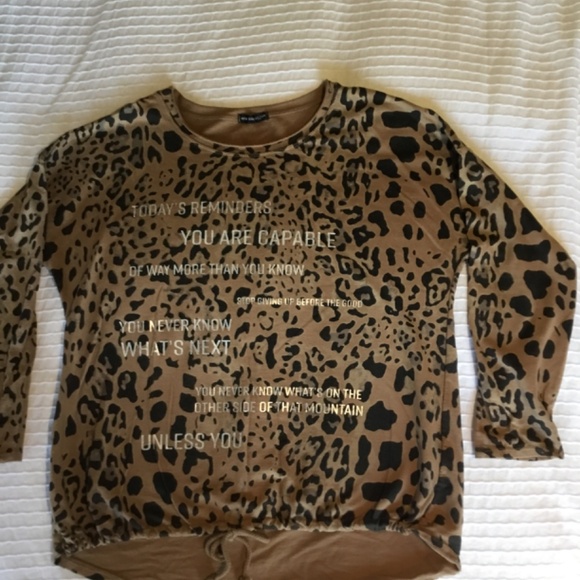 Leopard print top 🤎🐆🖤 - Picture 8 of 8